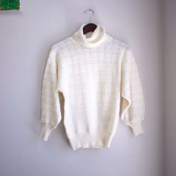 Vintage Boucle Cowl Neck Sweater White Size Small - Picture 1 of 8